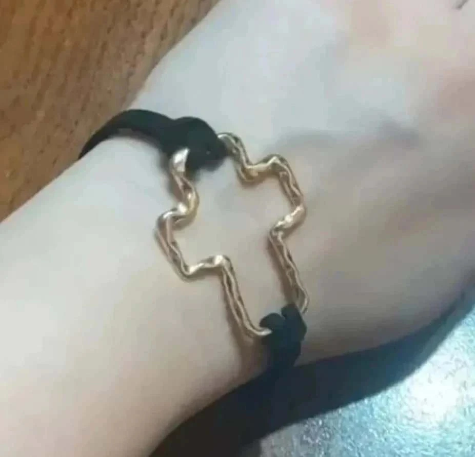 Pulseira de cordão, grande cruz, estilo Gótico, preto e dourado – photo 2